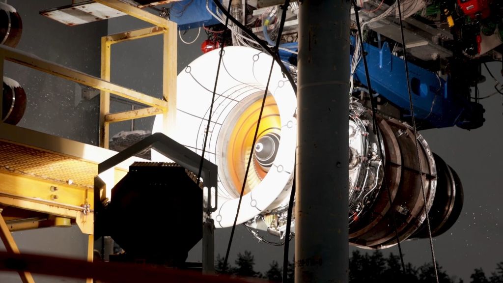 ОДК провела сертификационные испытания новейшего авиационного двигателя ПД-8 на попадание птиц.jpg