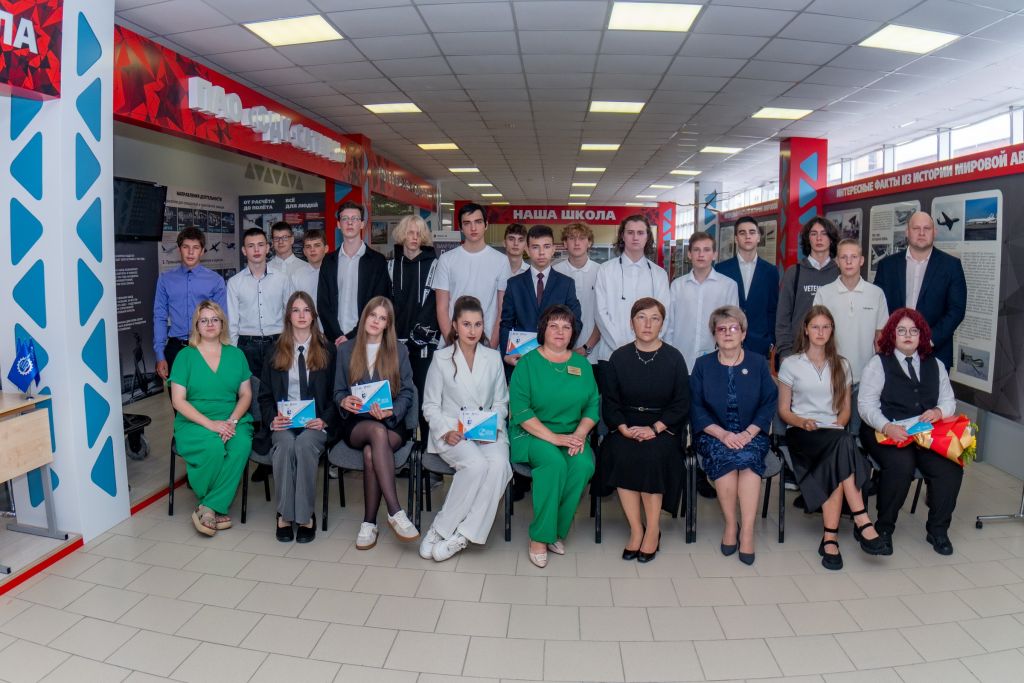 6_Участники встречи Разговоры о важном.jpg