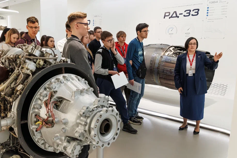 Победители и призеры чемпионата на экскурсии в ОДК-Климов.jpg