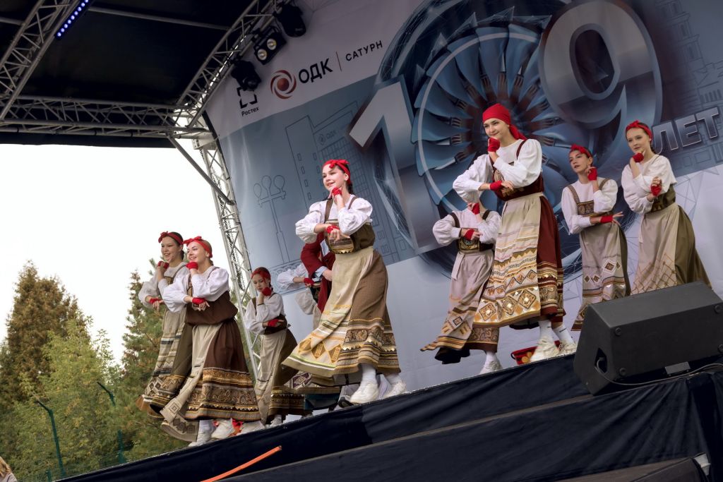 3_В День предприятия праздник моторостроителям подарили творческие коллективы Рыбинска.jpg 3_В День предприятия праздник моторостроителям подарили творческие коллективы Рыбинска.jpg