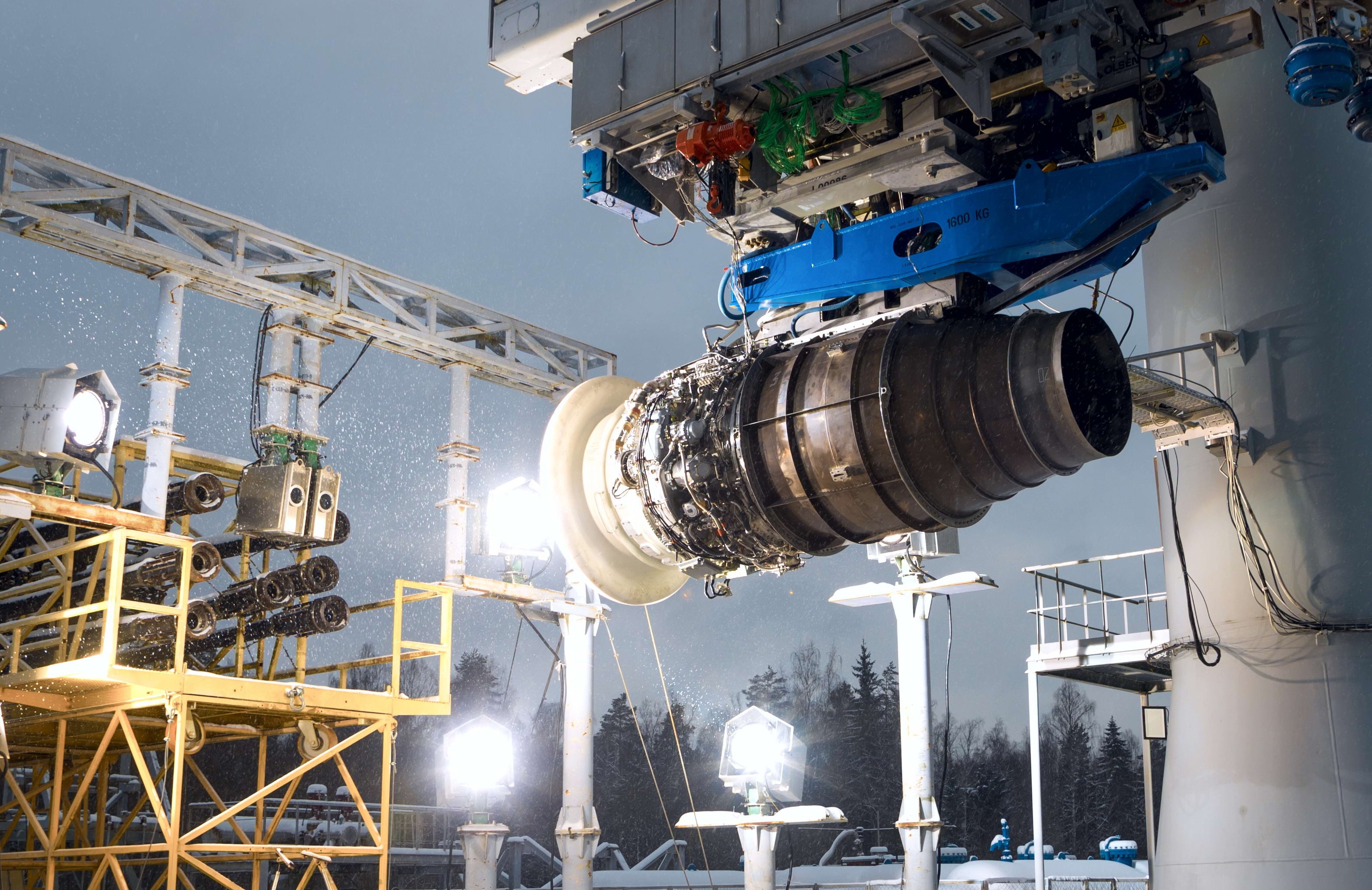 Двигатель ПД-8 для самолета «Суперджет» успешно прошел испытания на попадание птиц