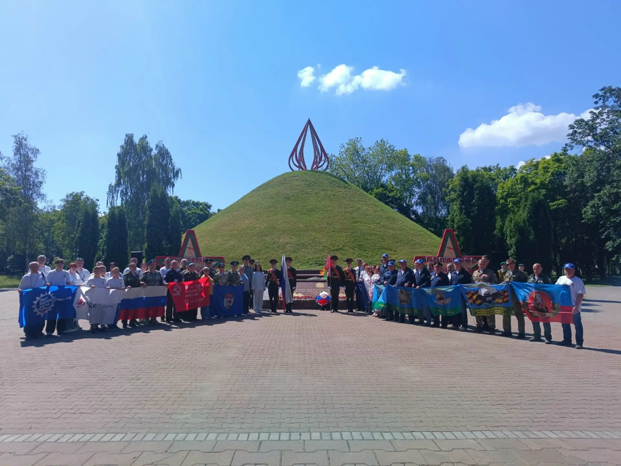 ОДК-Сатурн и ЯРО СоюзМаш провели десятый этап международной акции «Вахта памяти – Горсть земли»