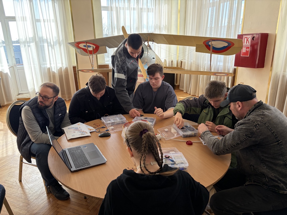 В ОДК-Салют школьникам рассказали о целевом обучении в колледжах Москвы  