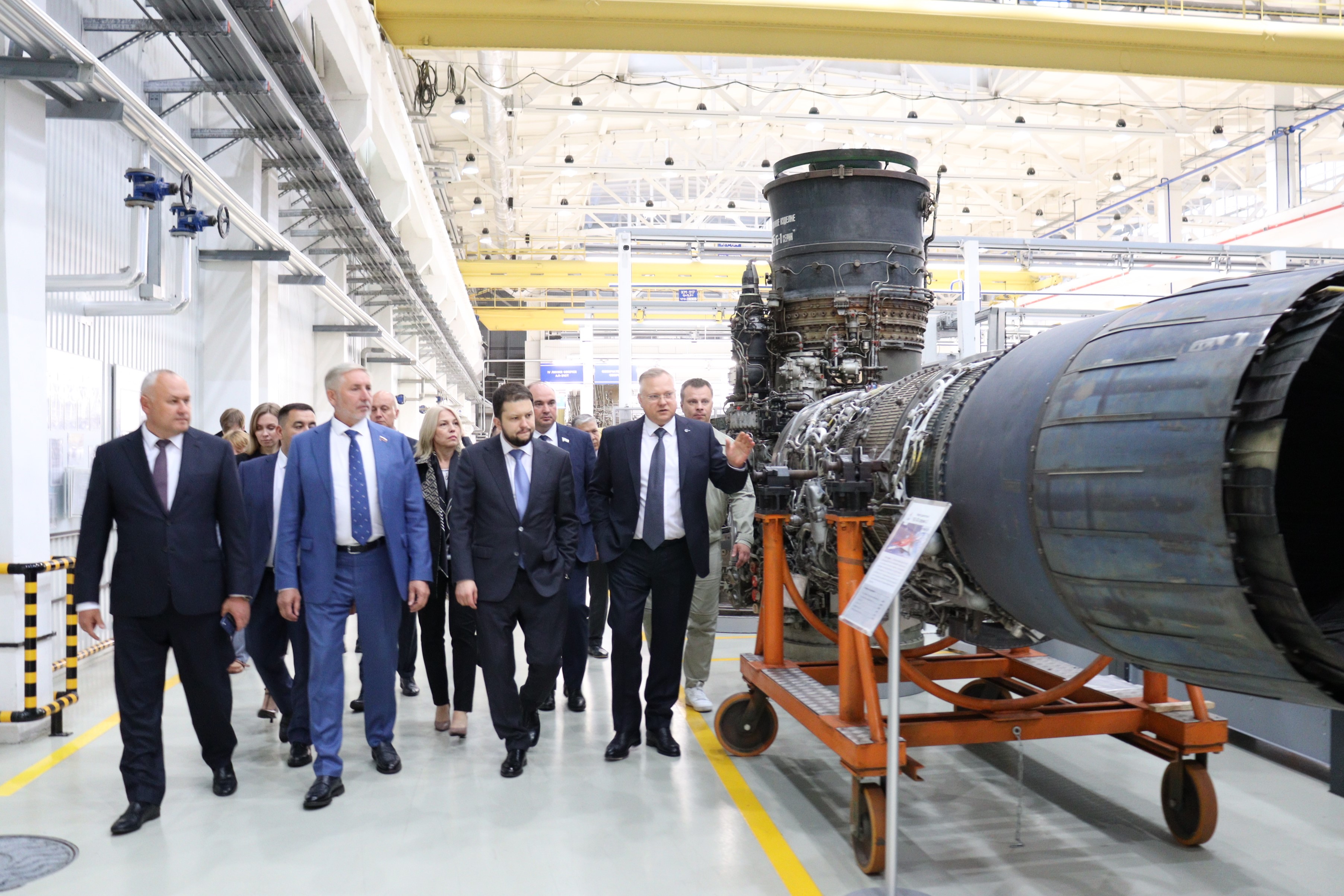 Глава Росавиации ознакомился с процессом создания газотурбинных двигателей на ОДК-УМПО