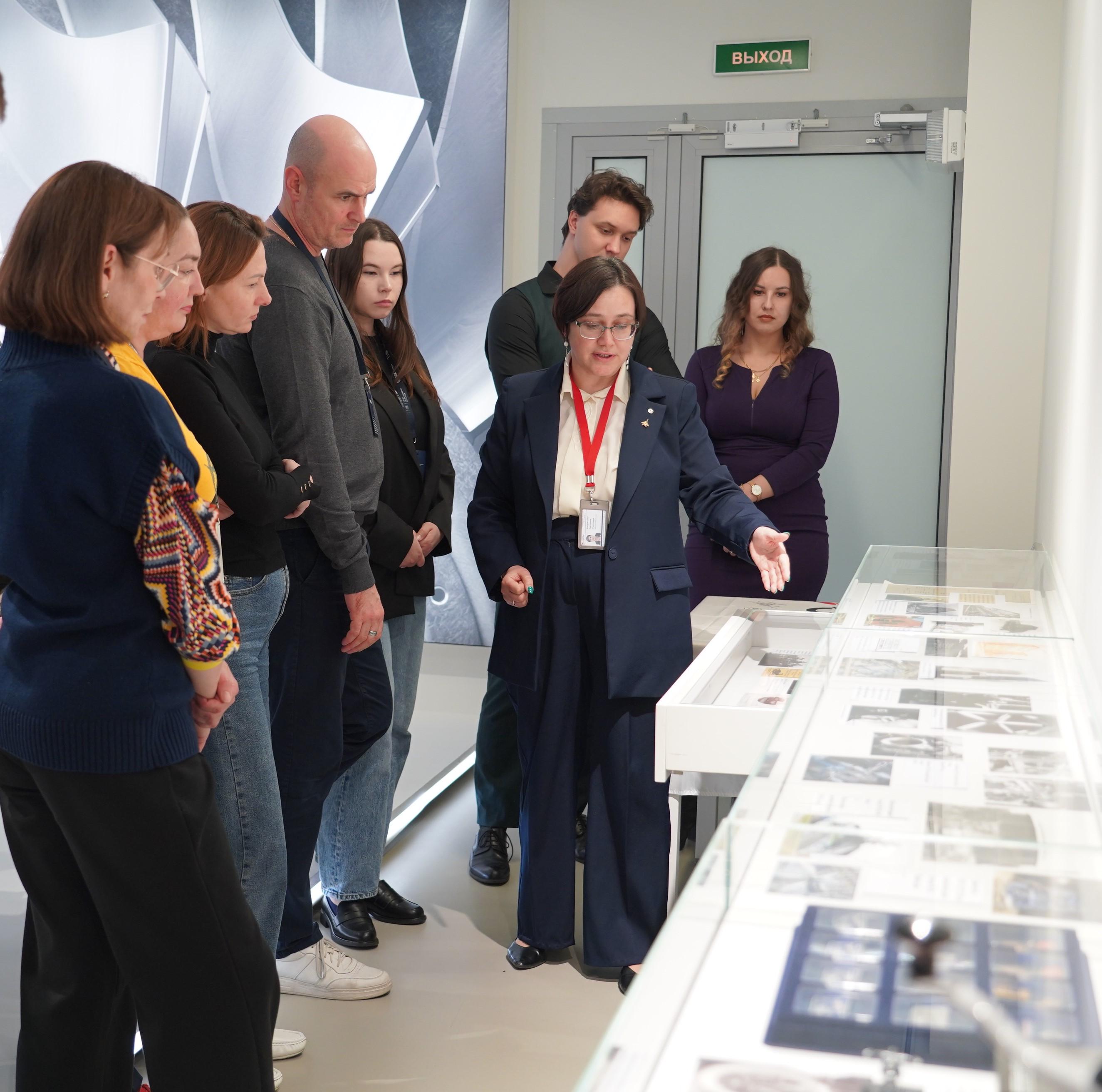 В ОДК-Климов открыта выставка к 111-летию предприятия с уникальными экспонатами