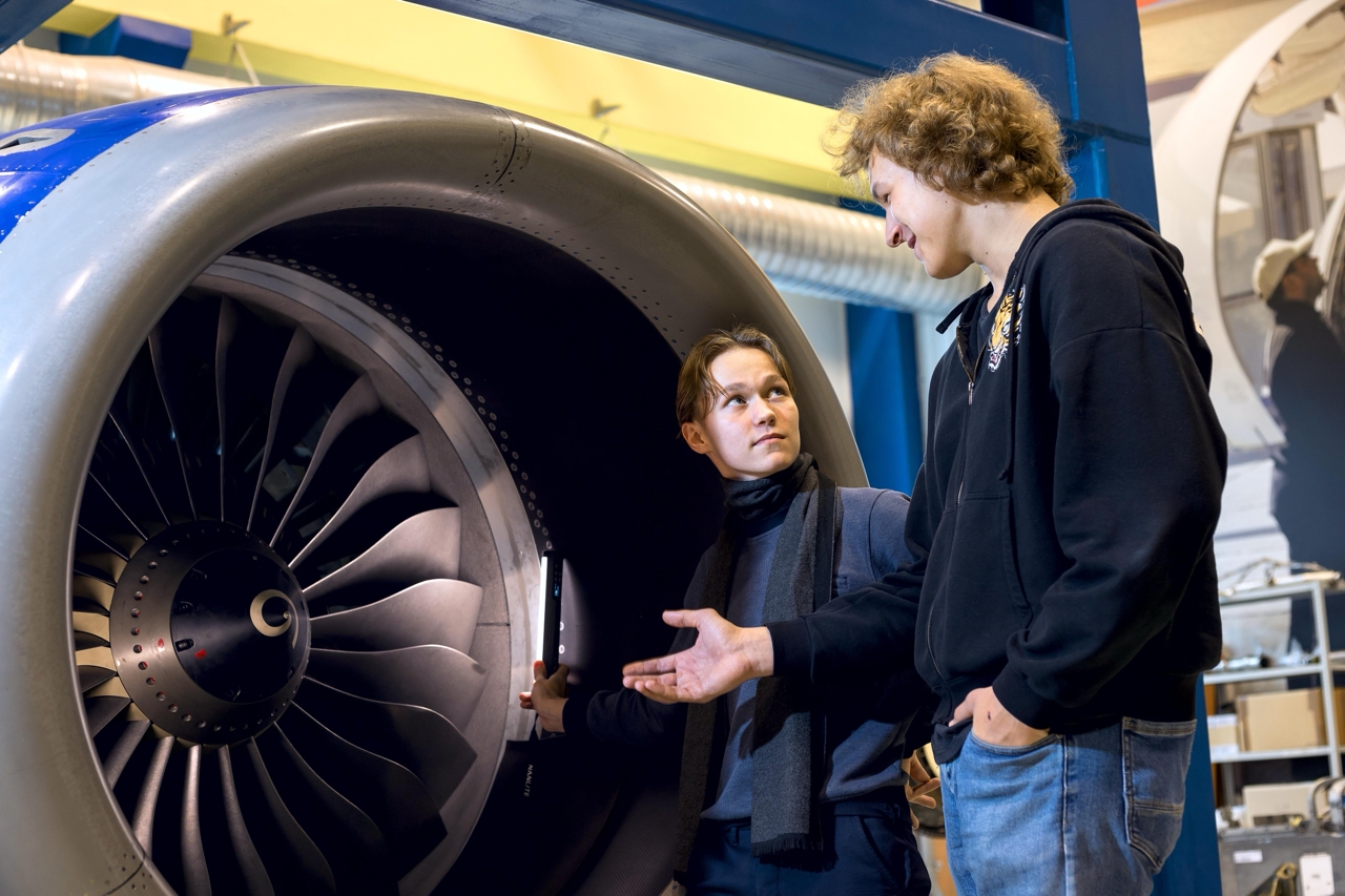 На ОДК-Сатурн первокурсники «Крыльев Ростеха» знакомятся с процессом создания авиадвигателей